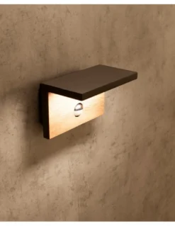 Aplique de pared de exterior Ruka – Mantra – Lámpara de exterior con sensor, de madera, IP54 LED 3000K