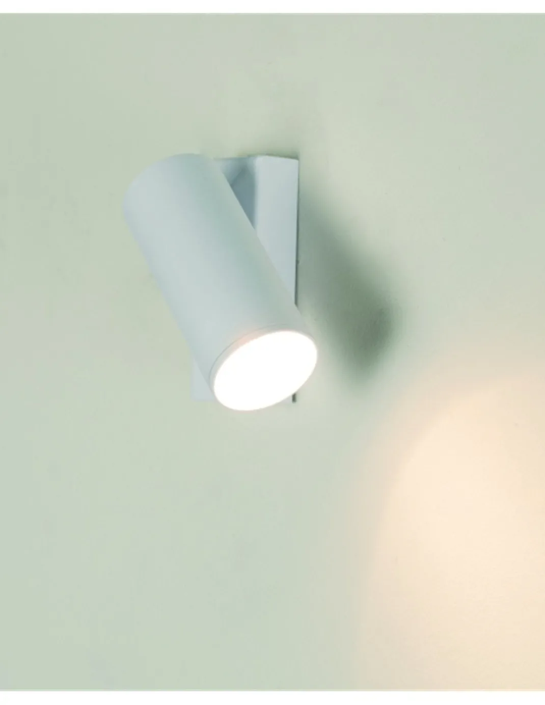 Aplique de pared Nazaré - Mantra - Lámpara de diseño cilíndrico orientable