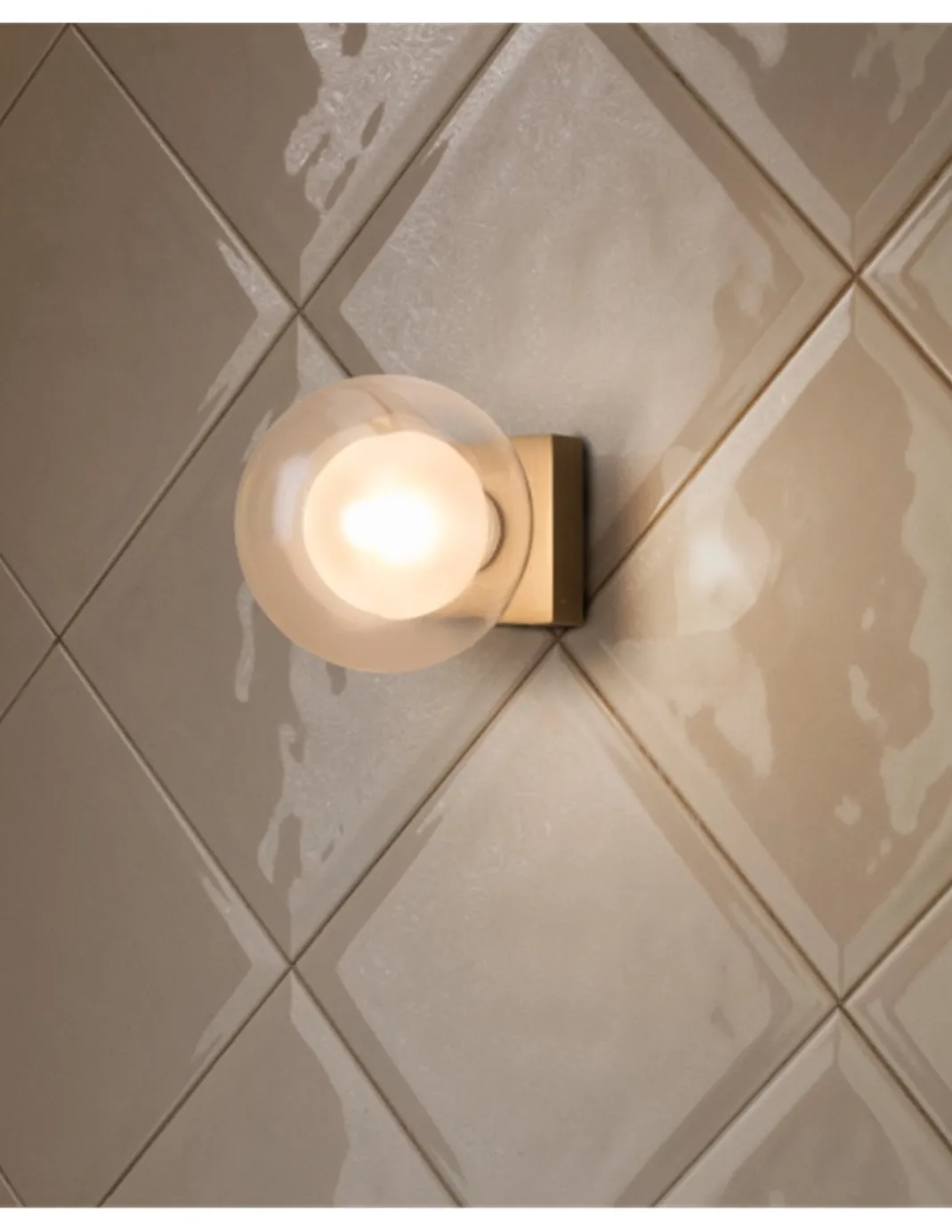 Aplique de pared para baño en 3 colores - Perla - Faro