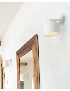 Aplique de pared Rio - Robin - Lámpara semiovalada de diseño moderno y limpio, varios colores