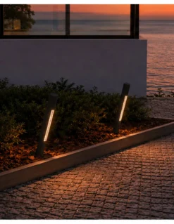 Baliza exterior Solid Outdoor Bollard - B.lux - Diseño tubular inclinado con óptica darklight