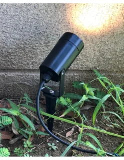 Foco de exterior Pika - Conalux - Proyector de exterior negro, IP65