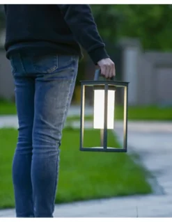 Lampara portátil para exterior Molly - Conalux- Lámpara regulable con USB