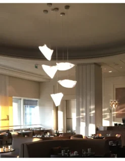 Lámpara colgante Ballet Relevé - a-emotional light - Diseño triangular