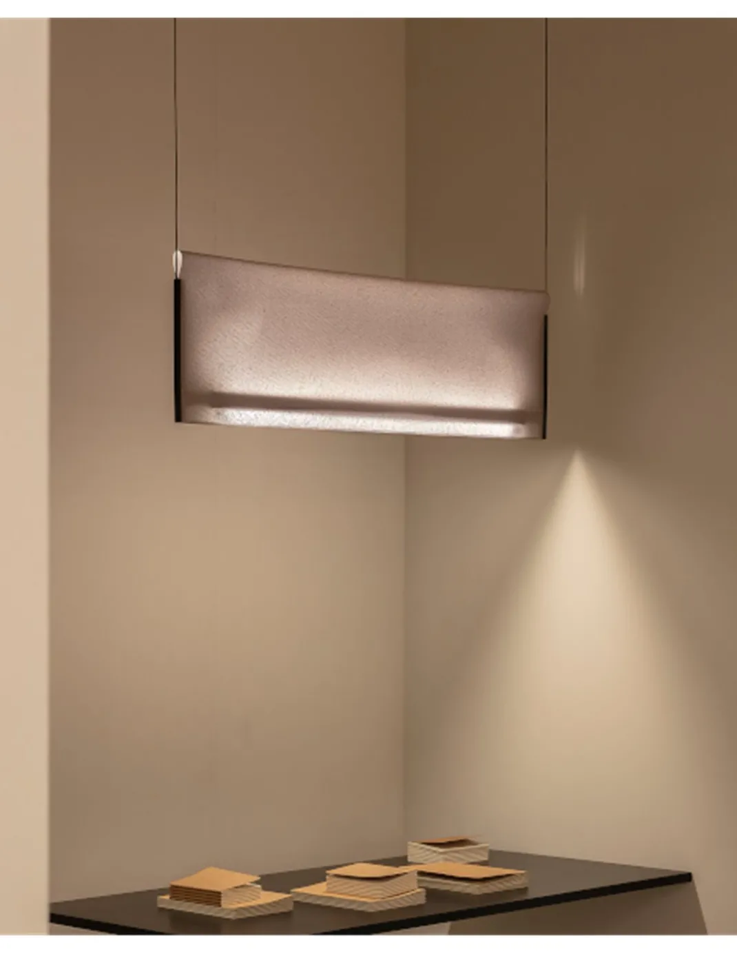 Lámpara colgante de techo Nebra – a-emotional light – Lámpara decorativa LED 2173 lm 2700K, Disponible en topo y beige