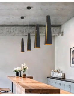 Lámpara colgante Pluma - Faro -Lámpara negra o blanca de diseño elegante y sofisticado. Iluminación ambiental LED