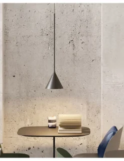 Lámpara colgante Rubi Mono – Robin – Diseño minimalista negro, interior dorado