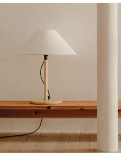 Lámpara de mesa Clasica - Luxcambra - Pantalla de pergamino y base de madera