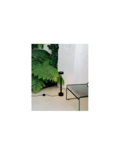 Lámpara de mesa de metal en 3 colores – Peak – Milan