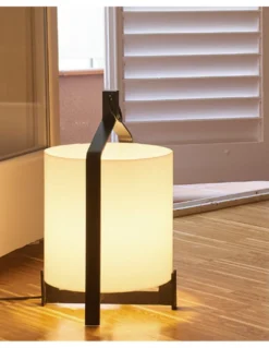 Lámpara de mesa Fanal – Luxcambra – Disponible en varios acabados y tamaños