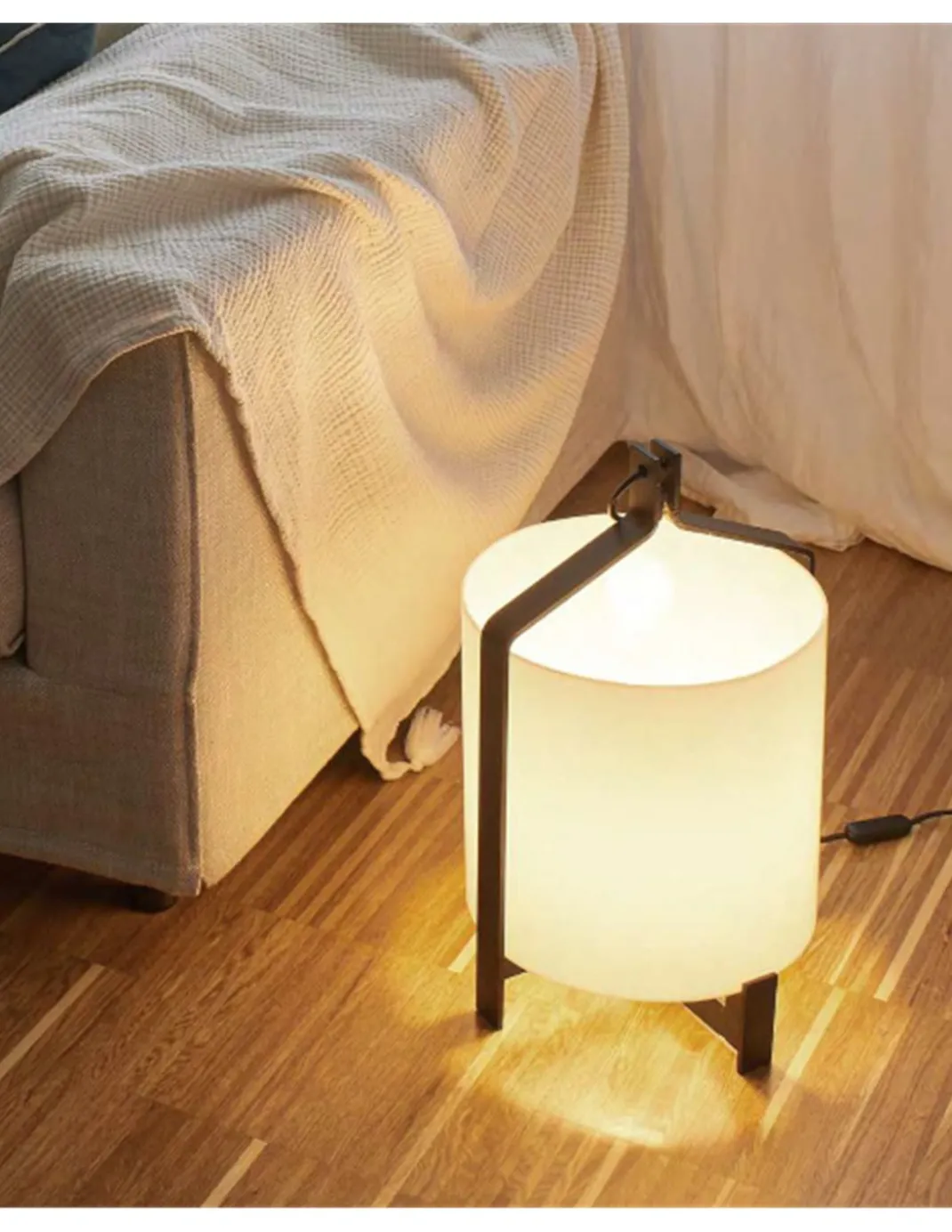 Lámpara de mesa Fanal – Luxcambra – Disponible en varios acabados y tamaños