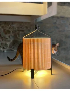 Lámpara de mesa Fanal – Luxcambra – Pantalla de lamas de madera