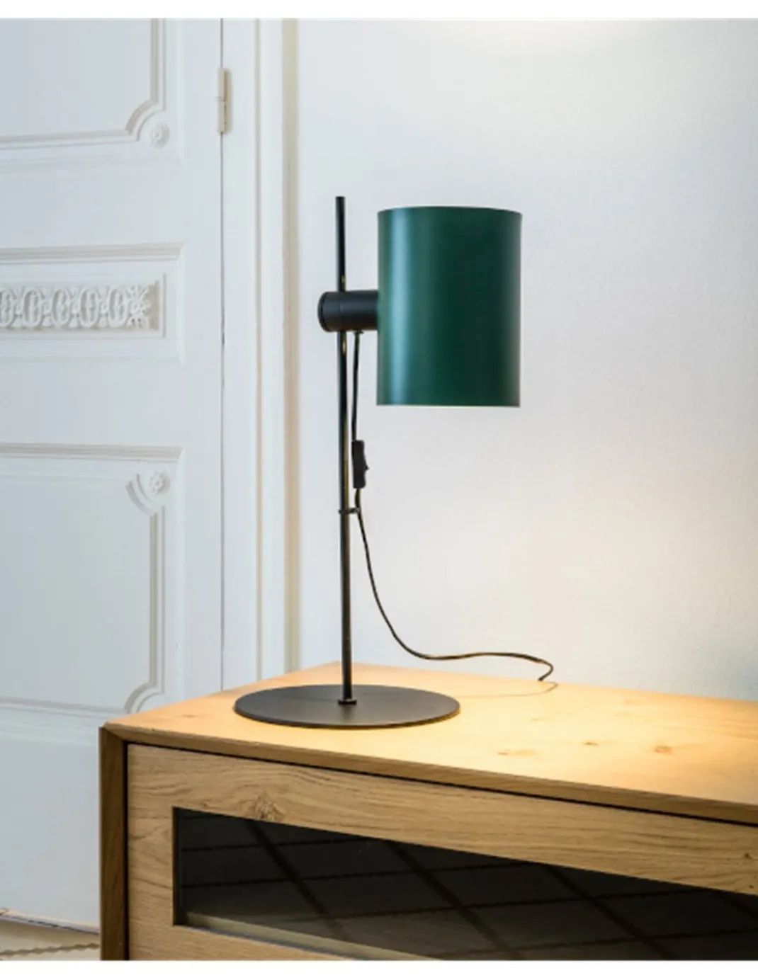 Lámpara de mesa Guadalupe – Faro - Pantalla orientable, disponible en beige o verde