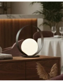 Lámpara de Mesa Halo - ACB - Lámpara bola de mesa en dorada o negro