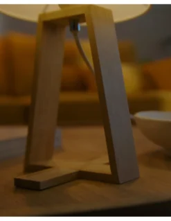 Lámpara de mesa Nuts – FORLIGHT – Lámpara nórdica con pantalla textil, Madera natural