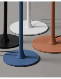 Lámpara de mesa Petit – Massmi – Lámpara en 2 tamaños, Estructura hierro pintado+Pantalla de algodón translúcido
