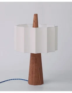 Lámpara de mesa Rain – Robin – Lámpara de madera de castaño con pantalla blanca, Cable azul