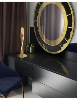 Lámpara de mesa Twist – Schuller – Diseño minimalista LED, acabado dorado