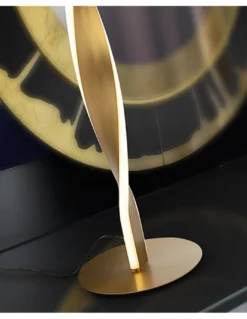 Lámpara de mesa Twist – Schuller – Diseño minimalista LED, acabado dorado