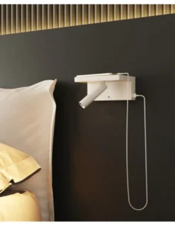 Lámpara de pared Beam – Beneito & Faure – Foco orientable con USB-C