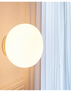 Lámpara de pared Moon – Luxcambra – Pantalla de cristal, estructura dorada