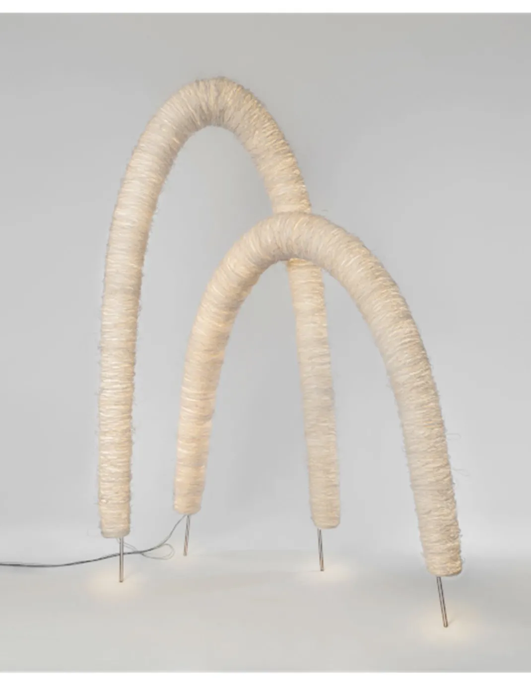 Lámpara de pie Arc - a-emotional light - Lámpara de pie de diseño de cordón japonés y forma de arco