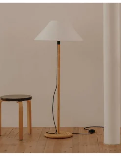 Lámpara de pie Clasica - Luxcambra - Lámpara clásica de madera y pergamino