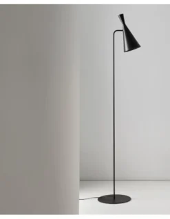 Lámpara de pie Exa – Massmi – Lámpara vintage de hierro pintado, Altura: 169 cm