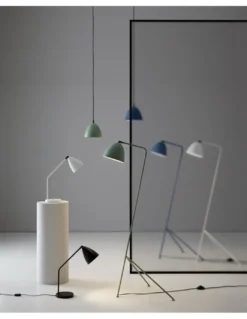 Lámpara de pie Hat – Massmi – Lámpara trípode, Estructura hierro pintado, Altura: 143 cm