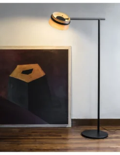 Lámpara de pie Loop - Faro – Pantalla orientable con regulador táctil, pantalla madera de fresno o cerezo