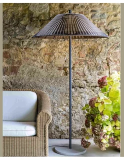 Lámpara de pie Saigon - Faro - Lámpara de mimbre y cemento, 200 cm