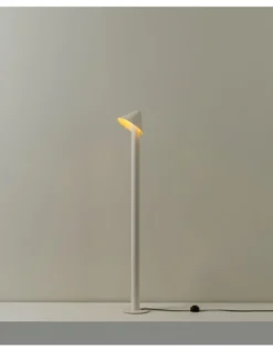Lámpara de pie Shita - Milan - Lámpara minimalista, pantalla orientable