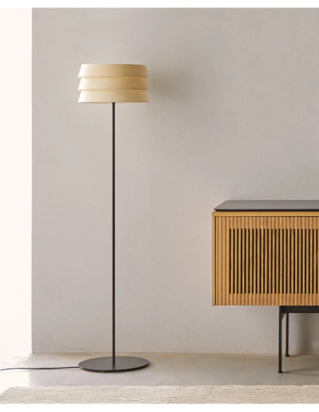 Lámpara de pie Sussex - Punt Mobles - Pantalla de madera, altura: 140 cm