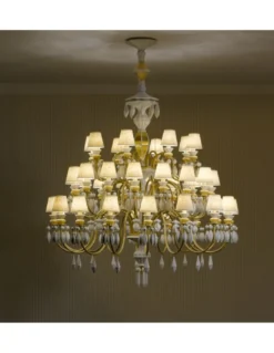 Lámpara de techo de araña de porcelana en lustre oro– Chandelier 12, 24, 40 brazos – Lladró