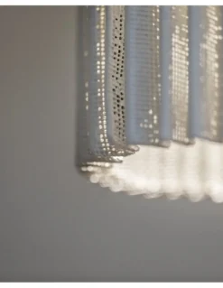 Lámpara de techo Núa - a-emotional light - Diseño escultórico de malla metálica en 2 tamaños