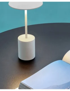 Lámpara portátil Yoru - Arkoslight - Diseño minimalista, regulable