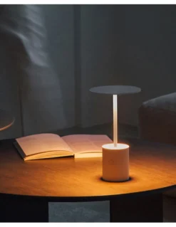 Lámpara portátil Yoru - Arkoslight - Diseño minimalista, regulable